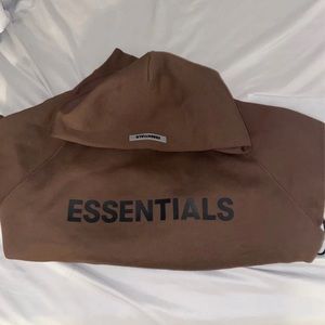 Essential hoodie